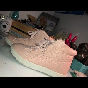 Steve Madden Pink Leather HighTop sneakers💕‼️
